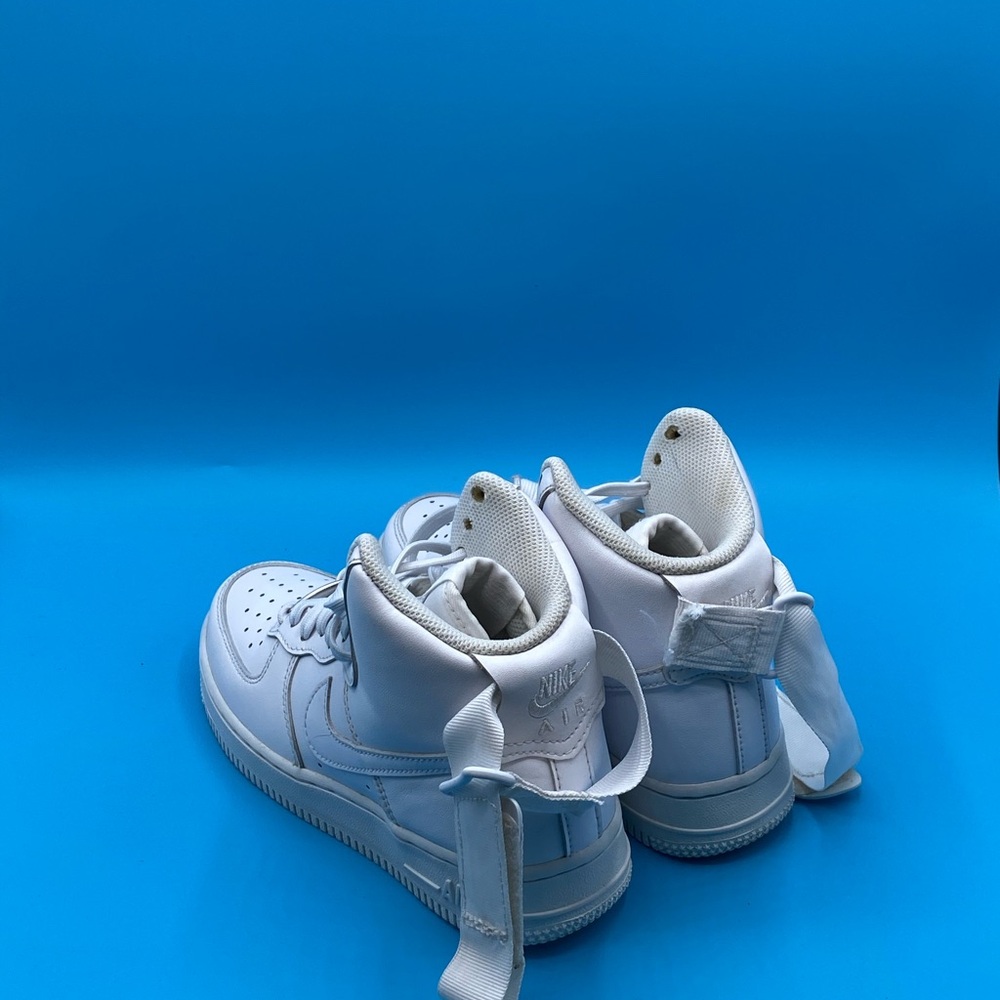 Nike White High-Top Sneakers‎ - Picture 2 of 4